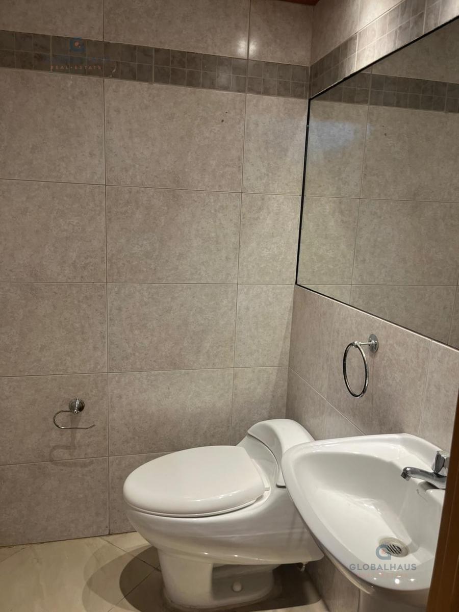 Departamento en Venta en Kennedy con 2 Habitaciones - Calefón Instalado. G. m. Guayas — imagen 3
