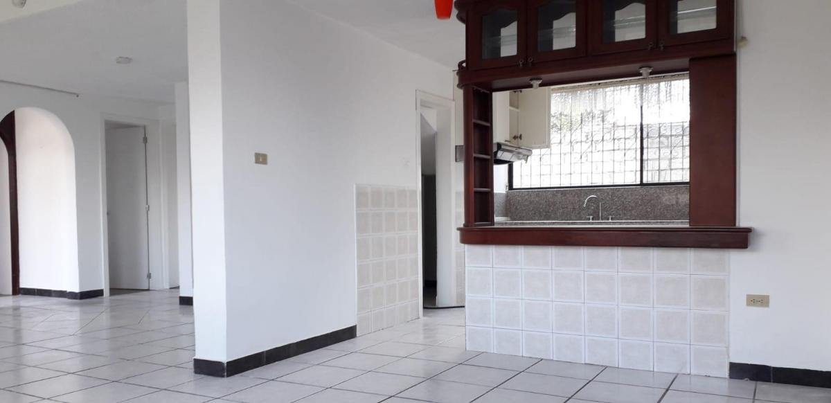 Re/max Futuro Vende Comoda Casa de 156 m² con Jardin 270 m², en Calderón — imagen 3