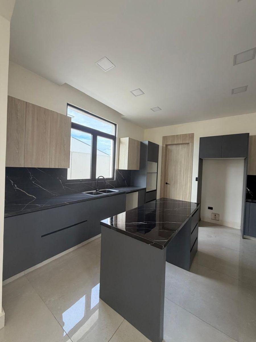 Oportunidad Única en Aires Norte, de Estreno Casa de 4 Dorm., Guayas — imagen 9