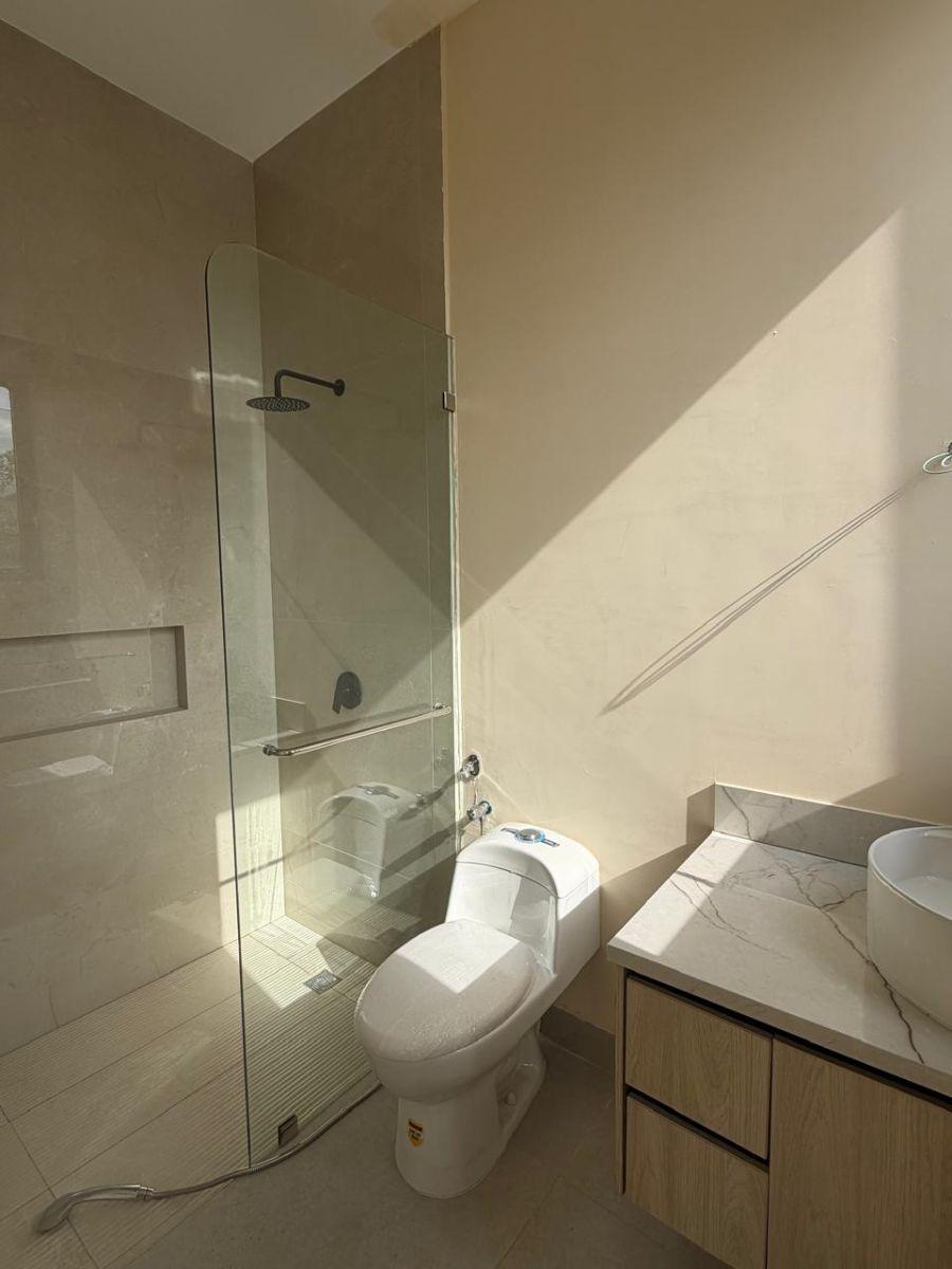 Oportunidad Única en Aires Norte, de Estreno Casa de 4 Dorm., Guayas — imagen 7