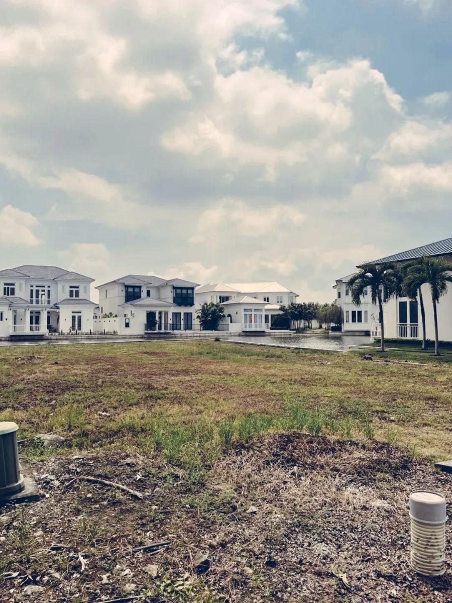 Aires del Batan - Exclusivo Terreno Esquinero en Venta - Samborondon, Guayas — imagen 8