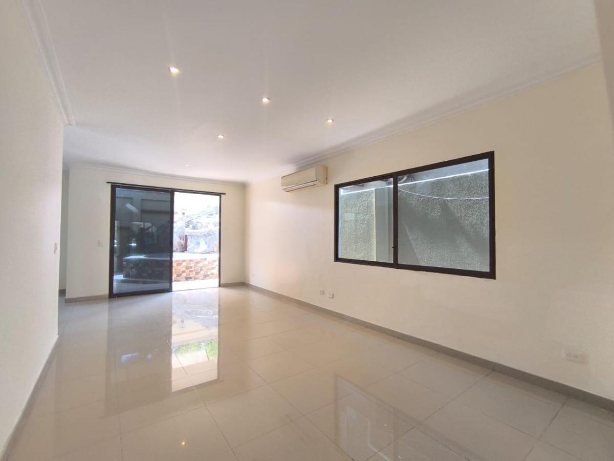 Casa Moderna en Ciudad Celeste Etapa La Marina, Guayas — imagen 8