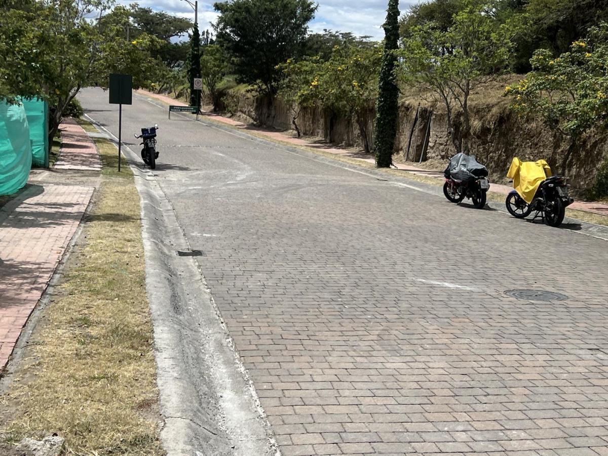 Venta Terreno en Cumbaya en Urbanización Exclusiva — imagen 10