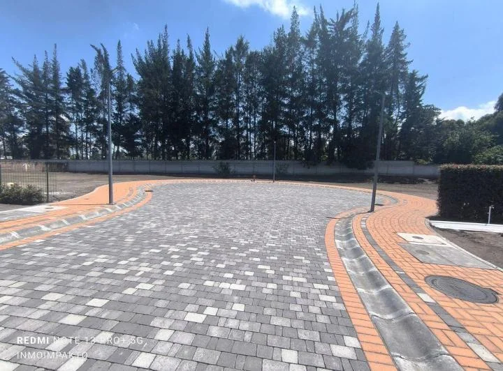 Terreno de 1029 m² en Venta en Puembo en Conjunto Privado Sector Obraje a 3 Minutos de La Ruta Viva — imagen 1