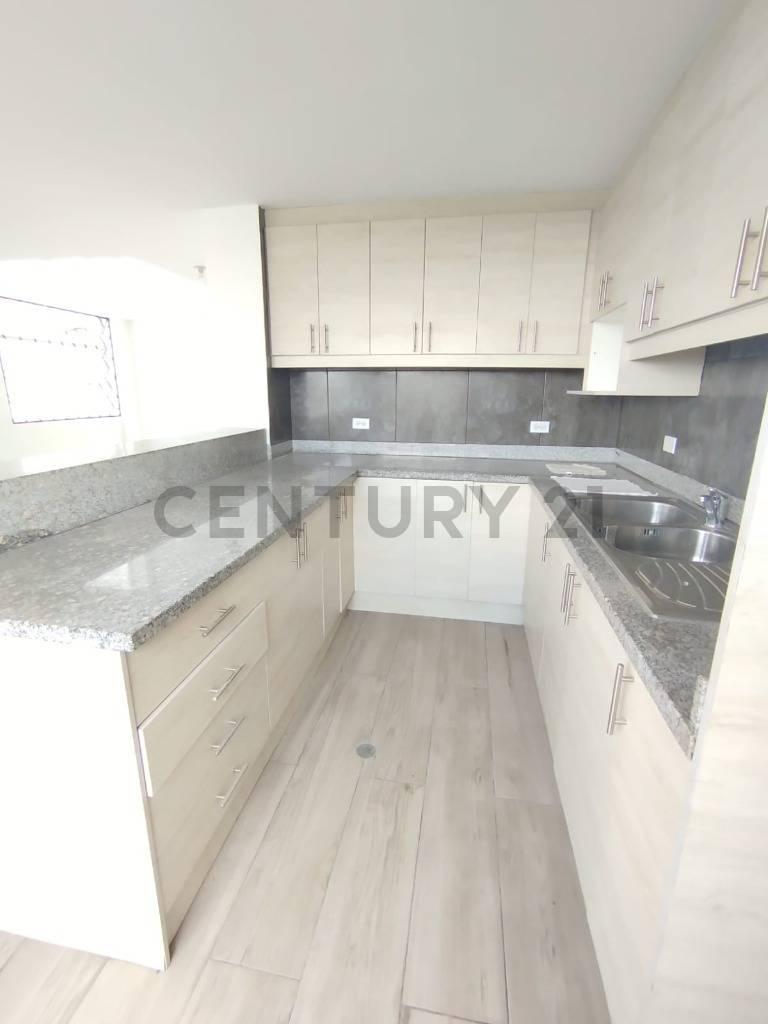 Casa en Venta Cada Dormitorio con Baño y 3 Garajes — imagen 8