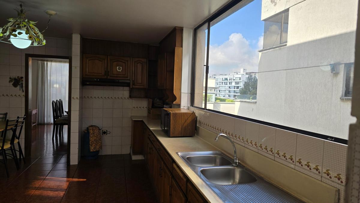 Quito Tenis Vendo Muy Buen Departamento con Terraza — imagen 4