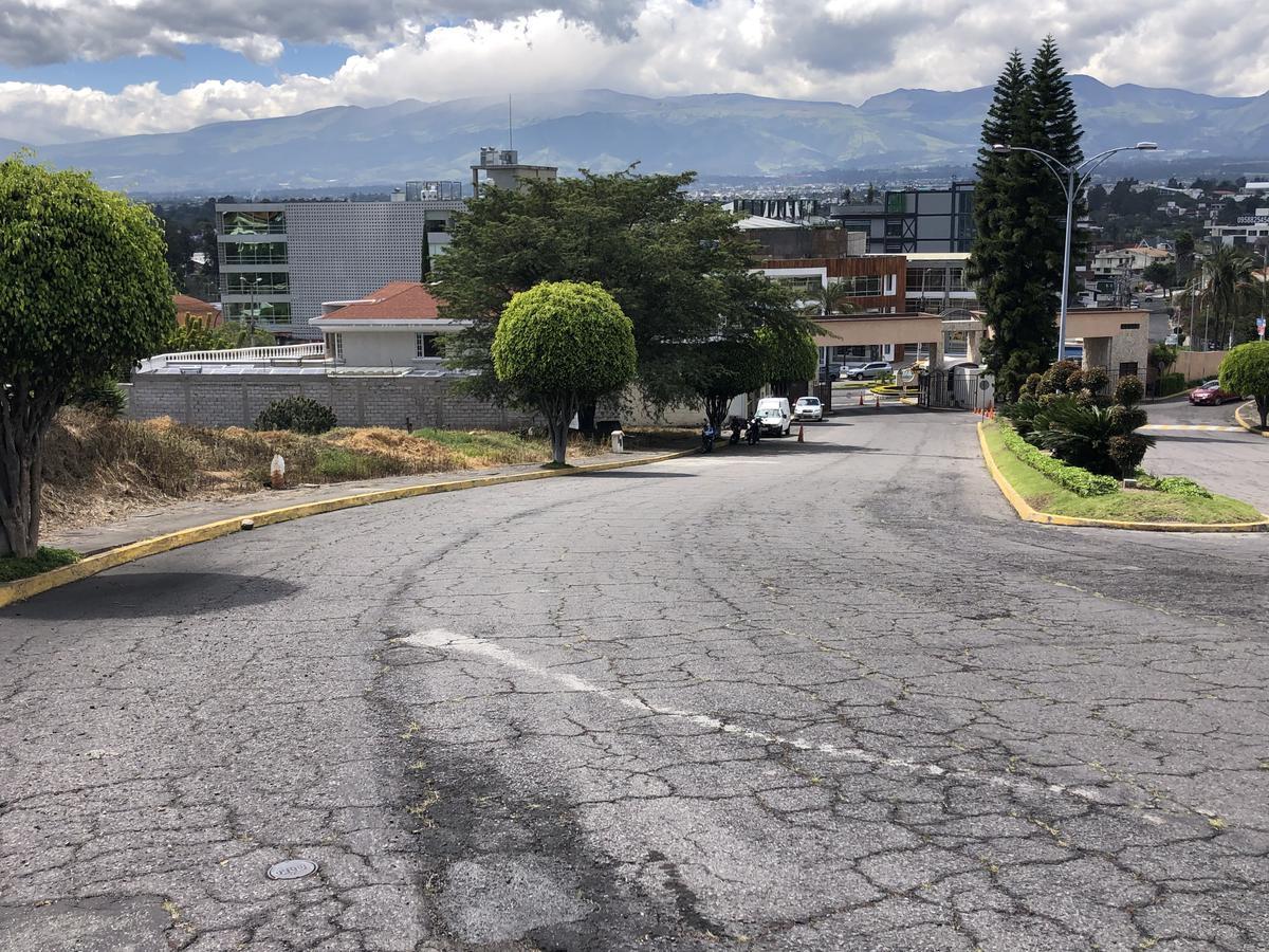 Terreno de Venta Dentro de La Urbanización Cumbres del Valle en Cumbayá — imagen 7