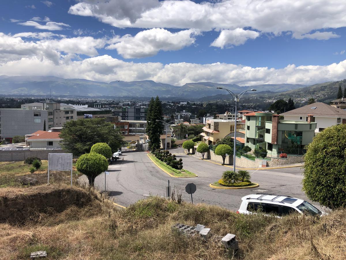 Terreno de Venta Dentro de La Urbanización Cumbres del Valle en Cumbayá — imagen 2