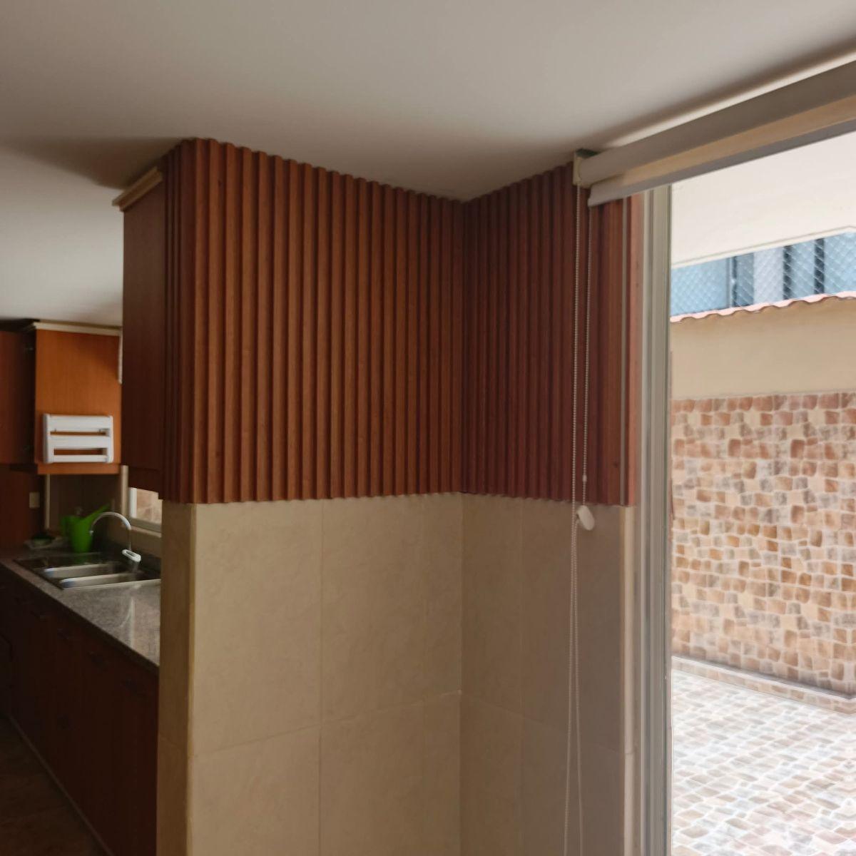 Lomas de Monteserrin Casa Independiente Triplex en Venta 4 Dorm. Terraza Patio — imagen 8