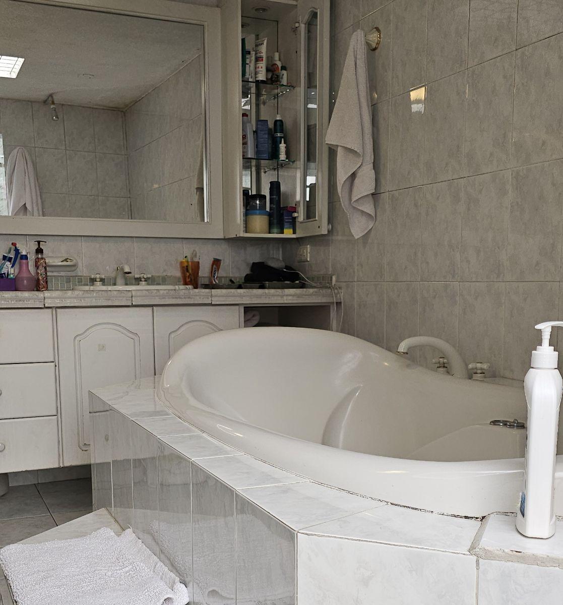 Casa en Venta Quito Tenis Excelente Ubicación y Amplio Terreno — imagen 3