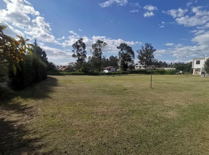 Vendo 1.881 m² Cerca del Colegio Highlands en Puembo — imagen 3