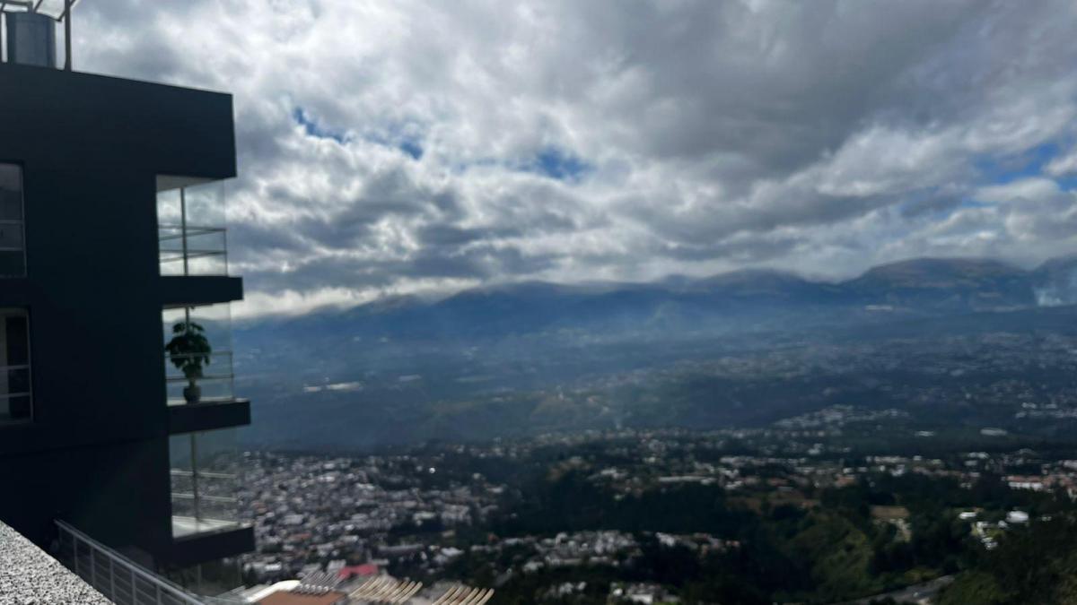 Urb Lomas de Monteserrín Venta Dpto $214.000 - 141 m² - 3 Dorm. con Vista Panorámica — imagen 2
