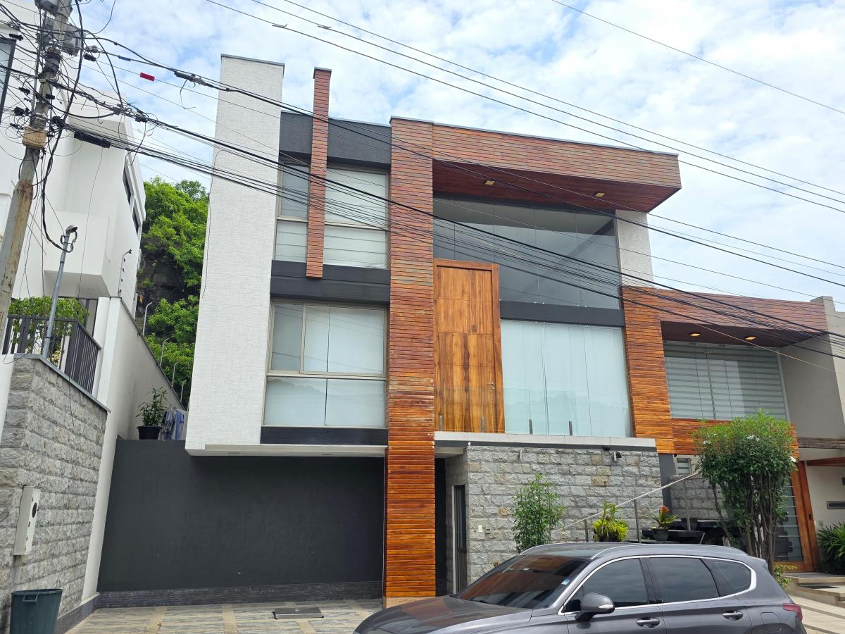 Vendo Moderna Casa, Estilo Arquitectónico Cuencano, Amplia, Iluminada, Seguridad 24/7, Guayas — imagen 10