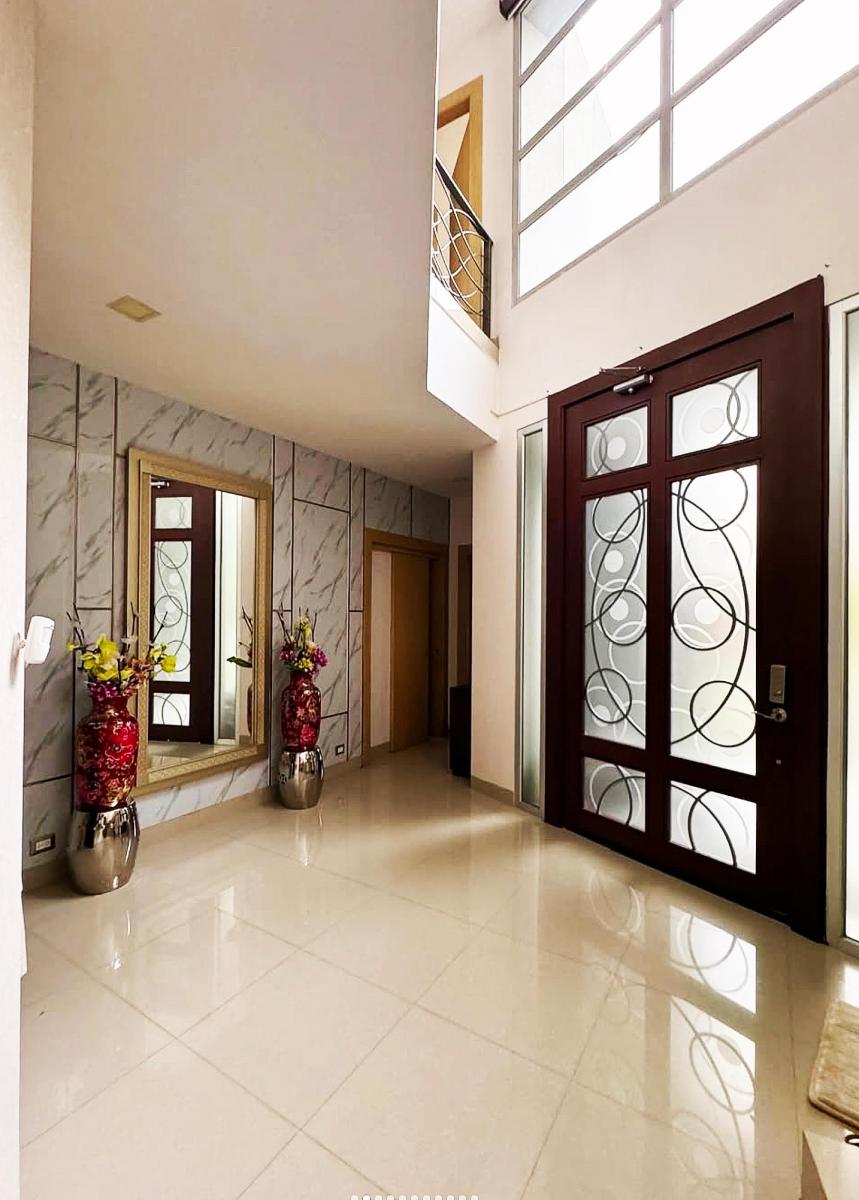 Preciosa Casa Vista Al Lago - Se Vende - Ubicada en Exclusiva Urbanización en Sa, Guayas — imagen 6