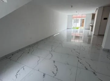 En Venta Casa 4 Dorm. 3 Parqueaderos Sector Cashapamba — imagen 3