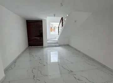 En Venta Casa 4 Dorm. 3 Parqueaderos Sector Cashapamba — imagen 2