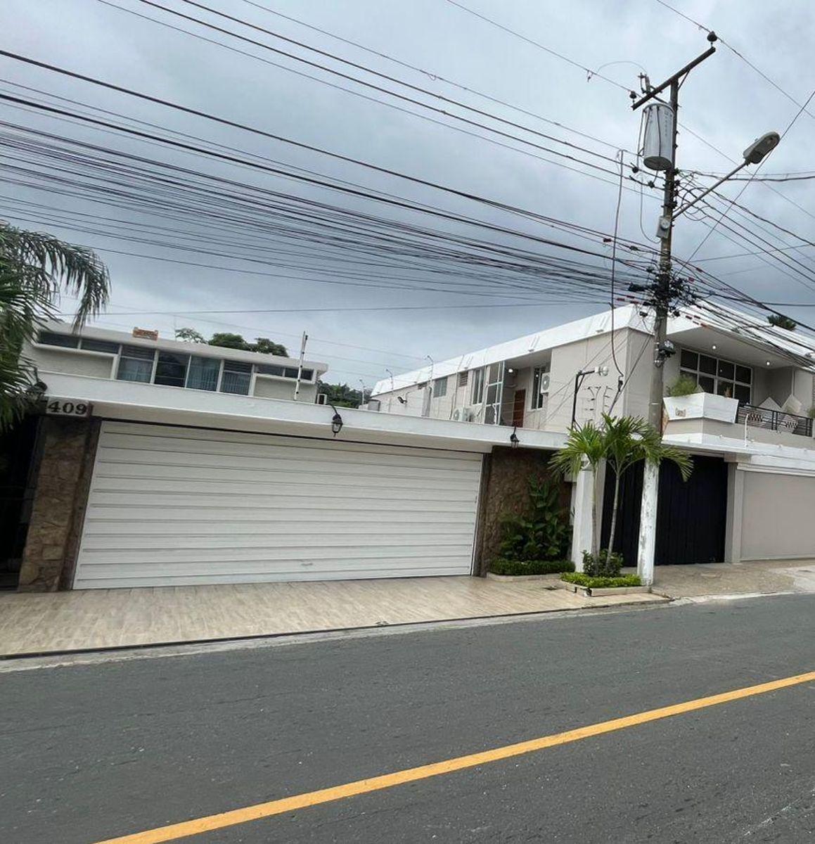 Casa en Venta de 5 Habitaciones en Los Ceibos - N. Dorado, Guayas — imagen 10