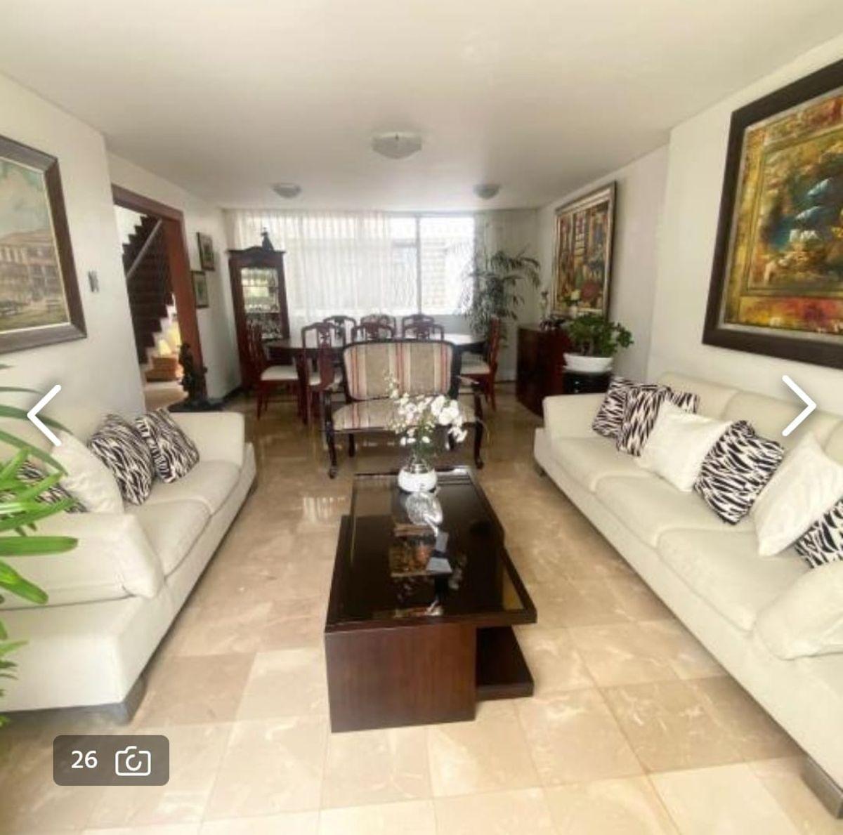Casa en Venta de 5 Habitaciones en Los Ceibos - N. Dorado, Guayas — imagen 2