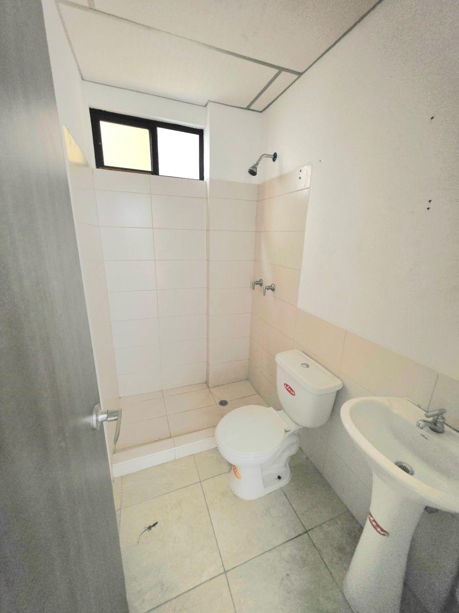 Casa en Venta - La Joya - Etapa Oro - Av Leon Febres Cordero, Guayas — imagen 2