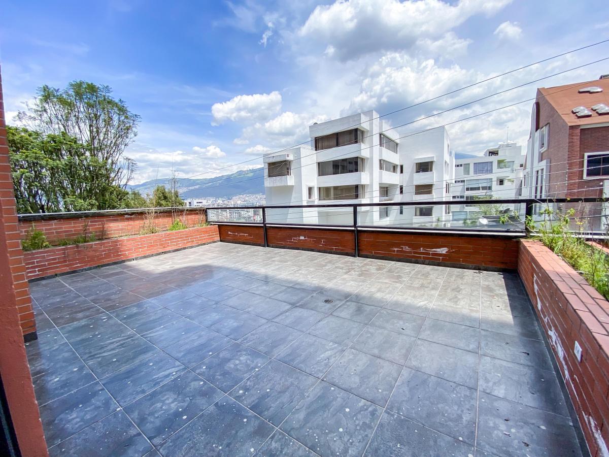 Departamento en Venta Sector La Paz Terraza Privada y Patio — imagen 9