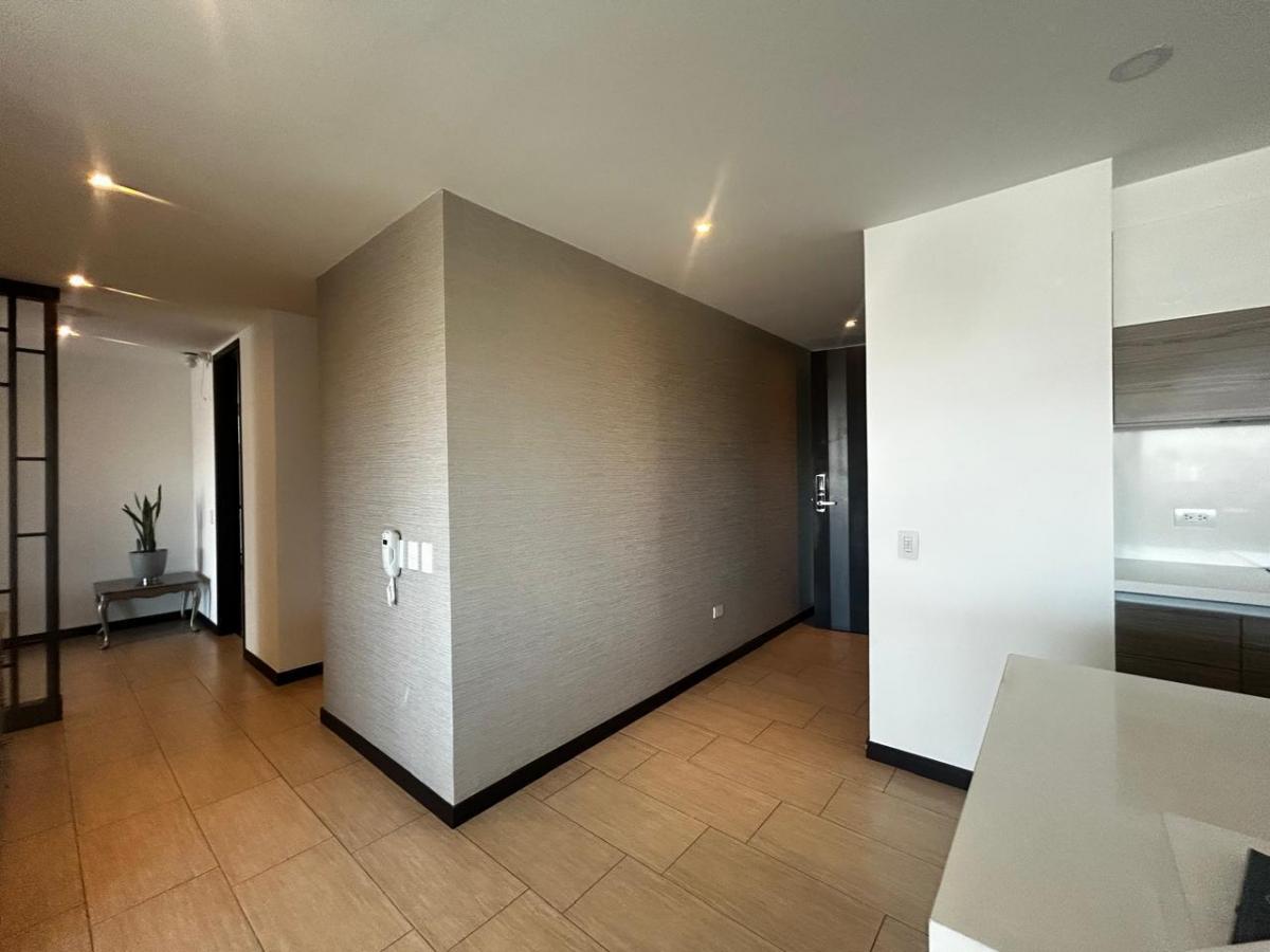 De Venta Exclusivo Departamento en Bosmediano y 6 de Diciembre — imagen 4