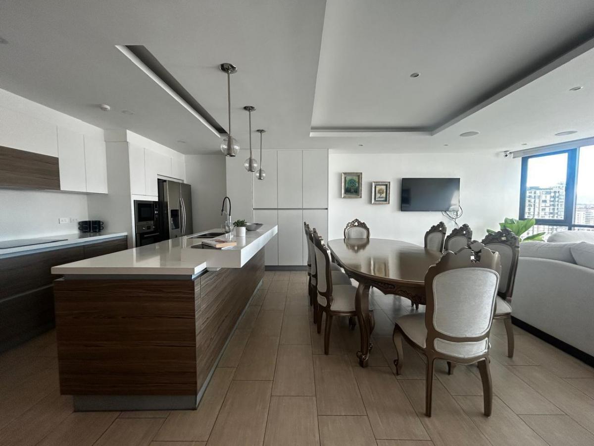 De Venta Exclusivo Departamento en Bosmediano y 6 de Diciembre — imagen 2