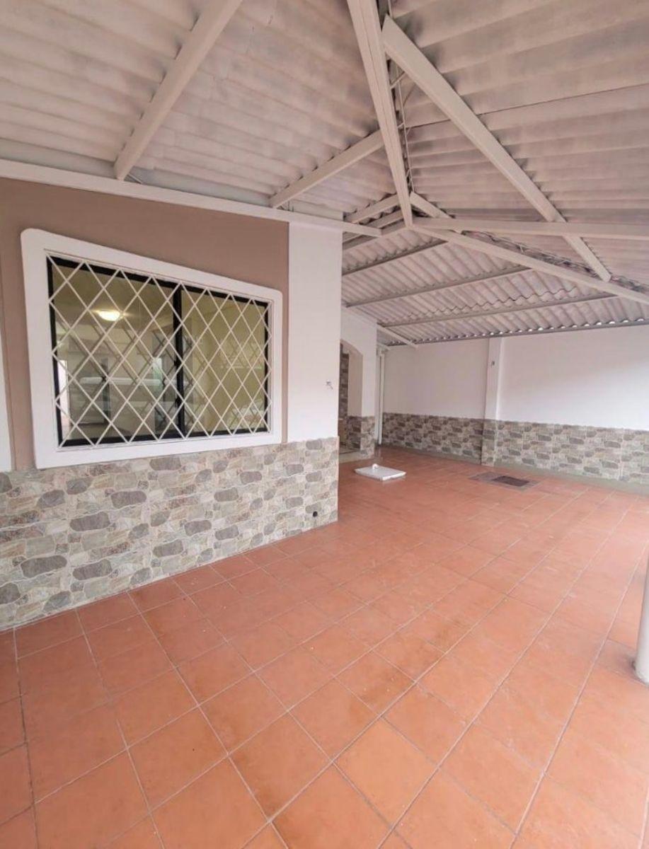 En Venta Amplia y Hermosa Casa en Villa Club, Via a Samborondon, Guayas — imagen 4