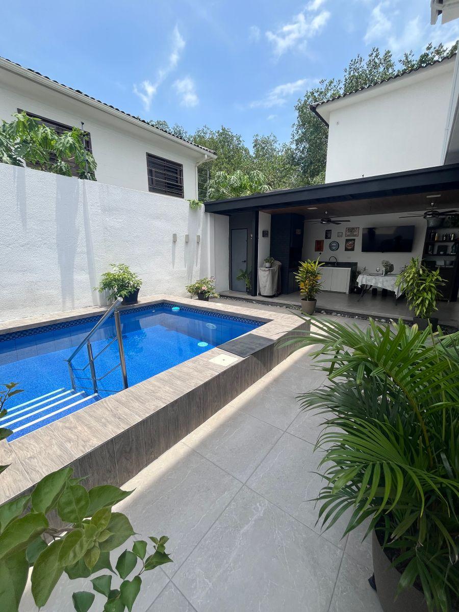 Punta Esmeralda con Piscina Acabados de Lujo, Guayas — imagen 9