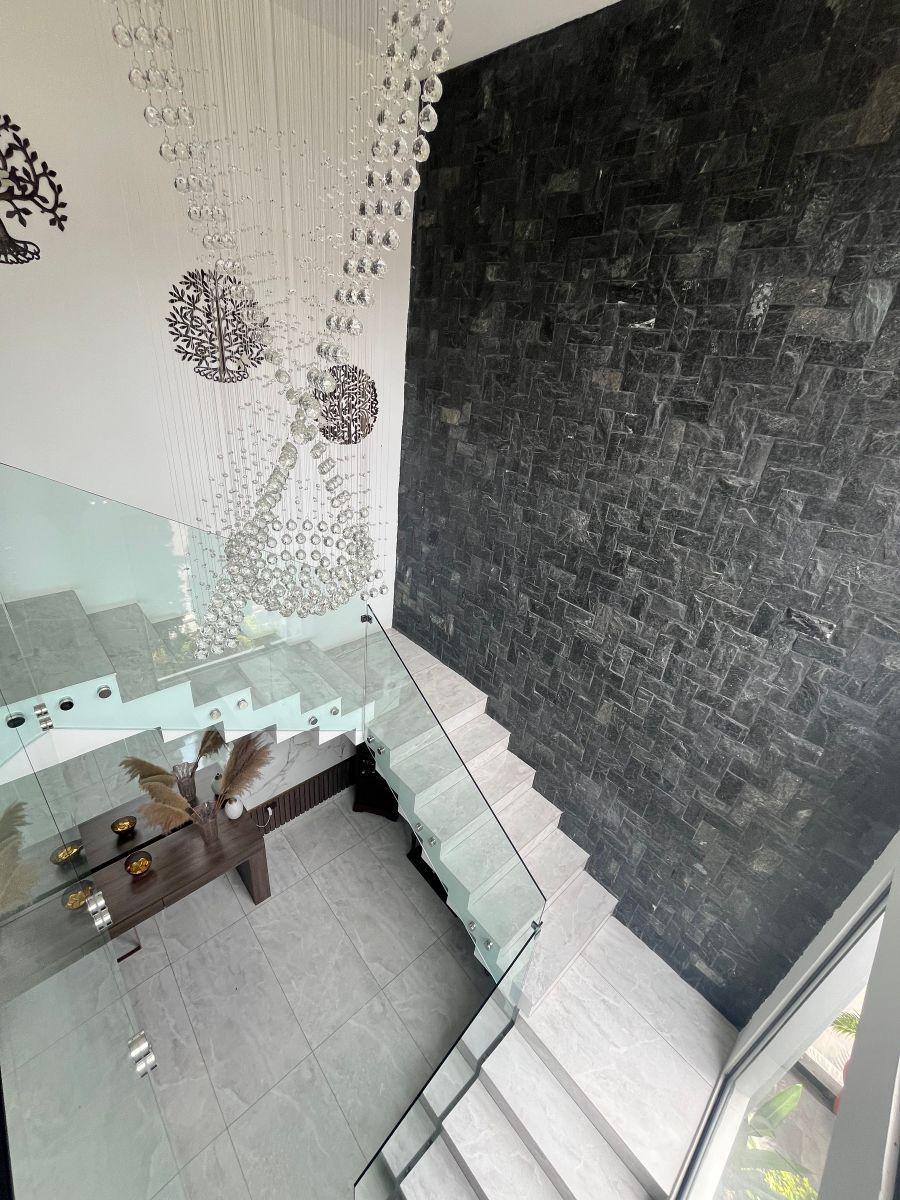 Punta Esmeralda con Piscina Acabados de Lujo, Guayas — imagen 2