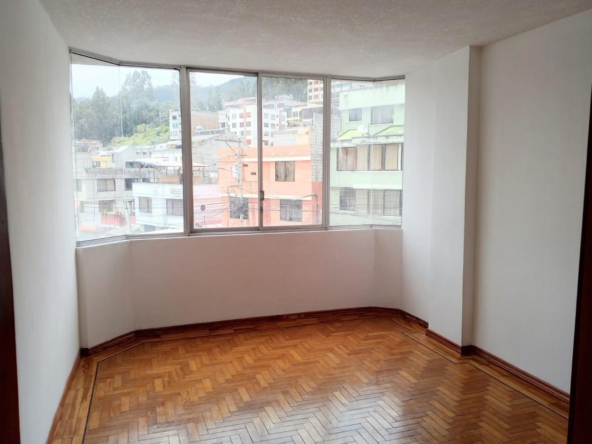 Departamento 3 Dorm. Secadero Parqueadero — imagen 5