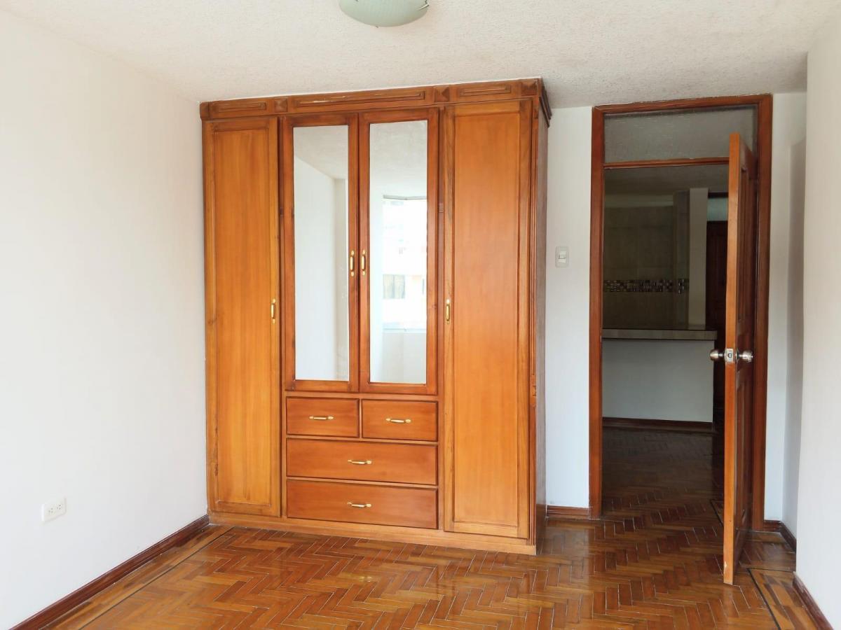 Departamento 3 Dorm. Secadero Parqueadero — imagen 2