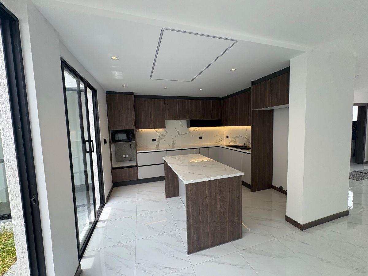 Venta Casa Moderna en Pomasqui– Urb. Camino a La Luna | Se — imagen 4