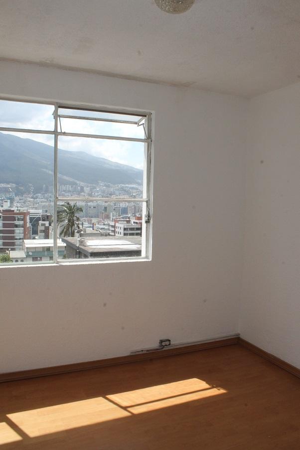 Vendo Terreno con Casa Antigua - Sector Batán Alto - Excelente Ubicación — imagen 2