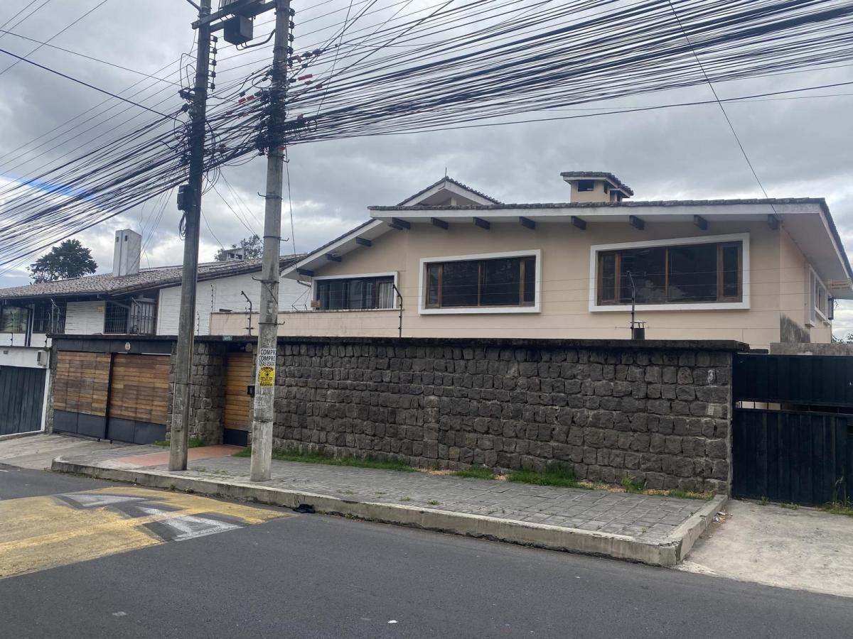Terreno de Venta en El Quito Tenis, Calle Azcunaga y Brasil. Constructores¡ — imagen 8