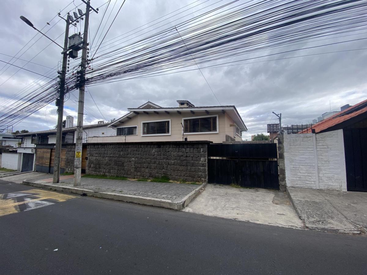 Terreno de Venta en El Quito Tenis, Calle Azcunaga y Brasil. Constructores¡ — imagen 7