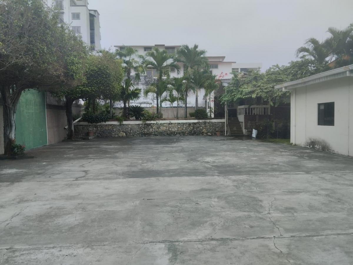 Venta de Terreno con Piscina y Construcción – Urbanización Santa Cecilia (Wy), Guayas — imagen 6