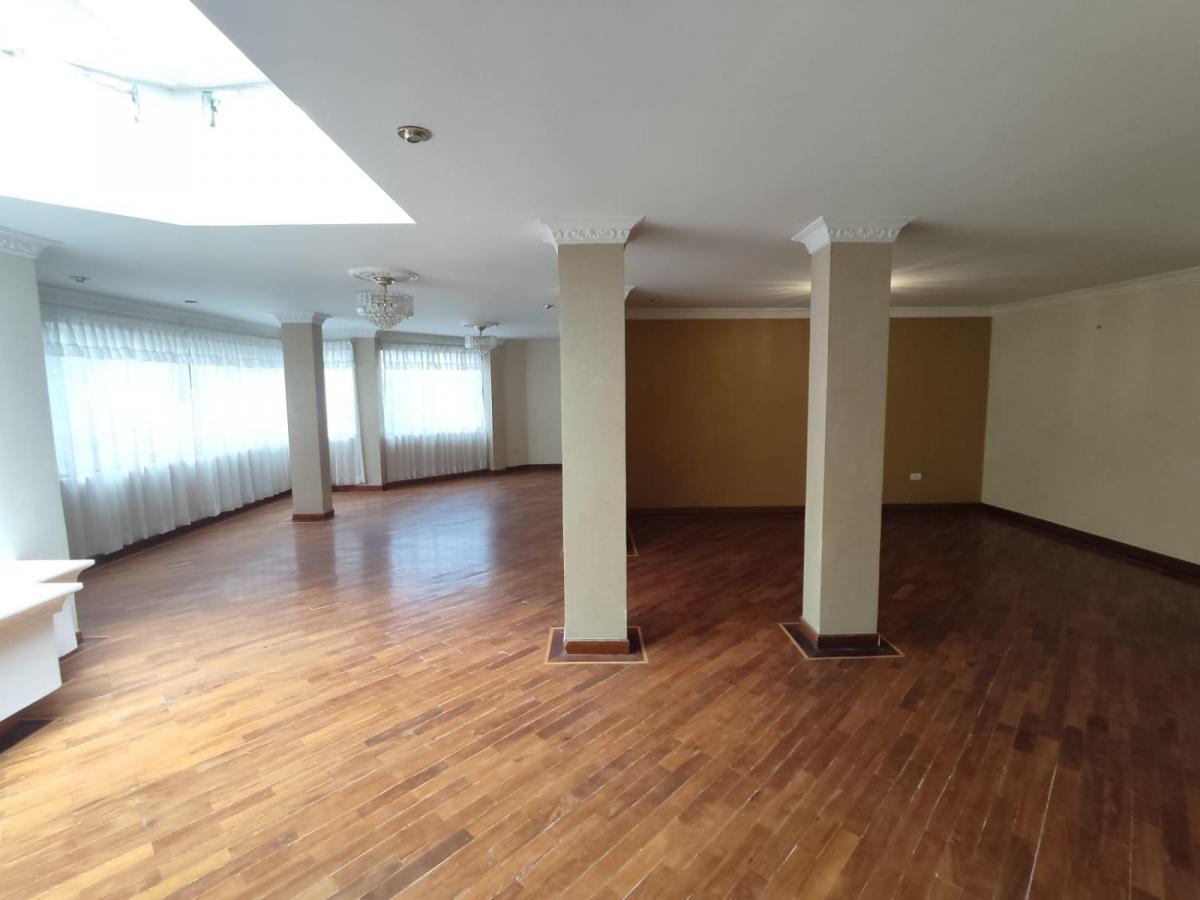 C/ Eloy Alfaro y Granados, Departamento de 298 m² en Venta, de Oportunidad — imagen 9