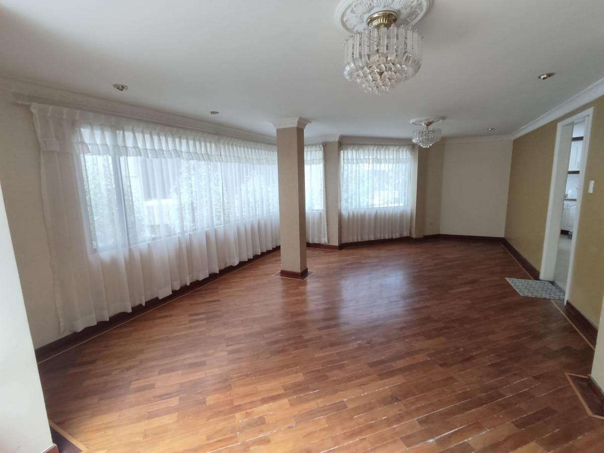 C/ Eloy Alfaro y Granados, Departamento de 298 m² en Venta, de Oportunidad — imagen 8