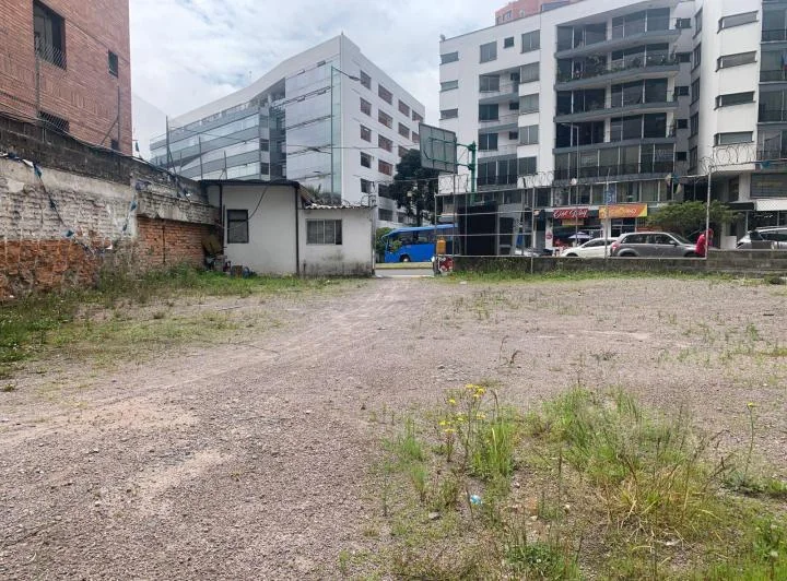 Venta Terreno Esquinero 332 m² La Coruña y Colon — imagen 1