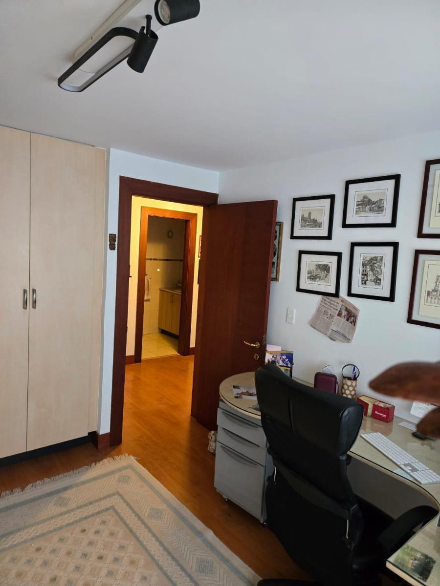 González Suárez Venta Departamento, Vista $240.000 — imagen 3