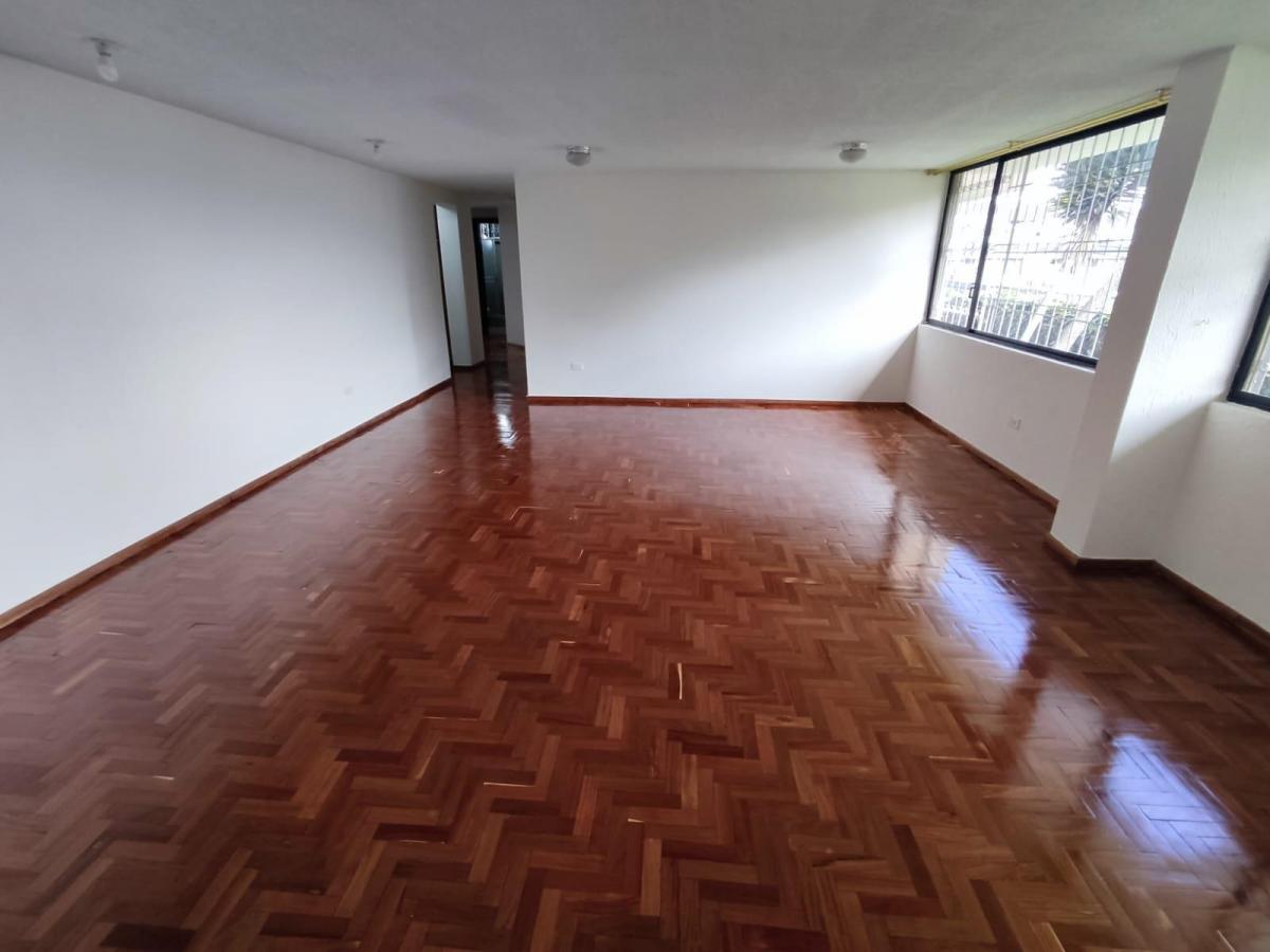 C/ Monteserrín, Departamento de 135 m² en Venta, 3 Habitaciones — imagen 9