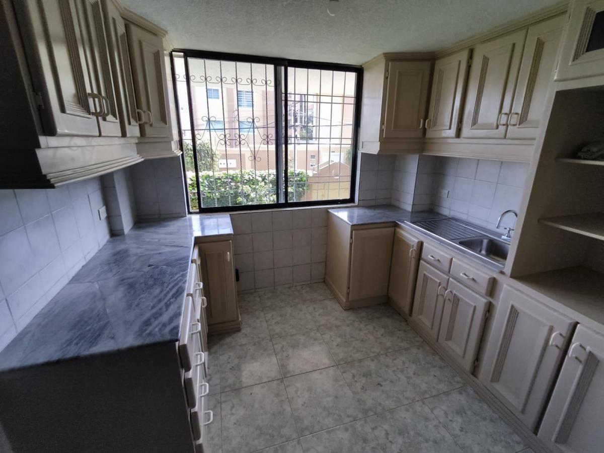 C/ Monteserrín, Departamento de 135 m² en Venta, 3 Habitaciones — imagen 7
