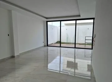 Venta de Casa en La Urbanización Mallorca Village, Vía Samborondón - Salitre. Guayas — imagen 4