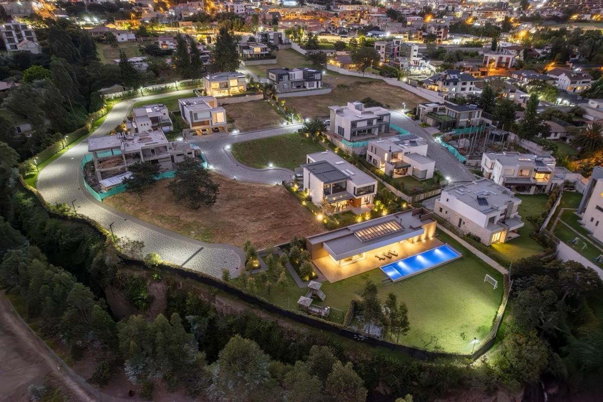 Terreno - San Juan de Cumbayá — imagen 3