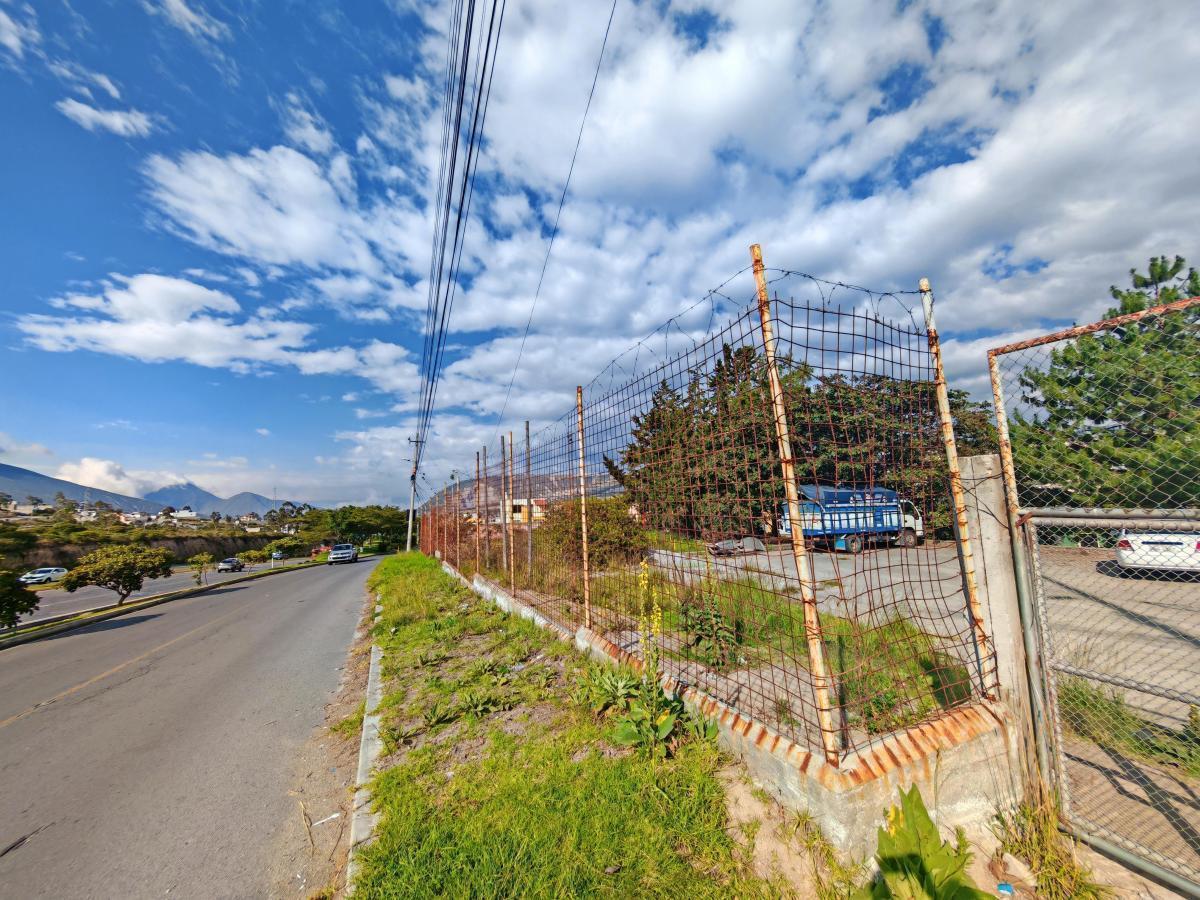 Gran Oportunidad de Inversión en Terreno de 12.220 m² en Av Simón Bolívar — imagen 9