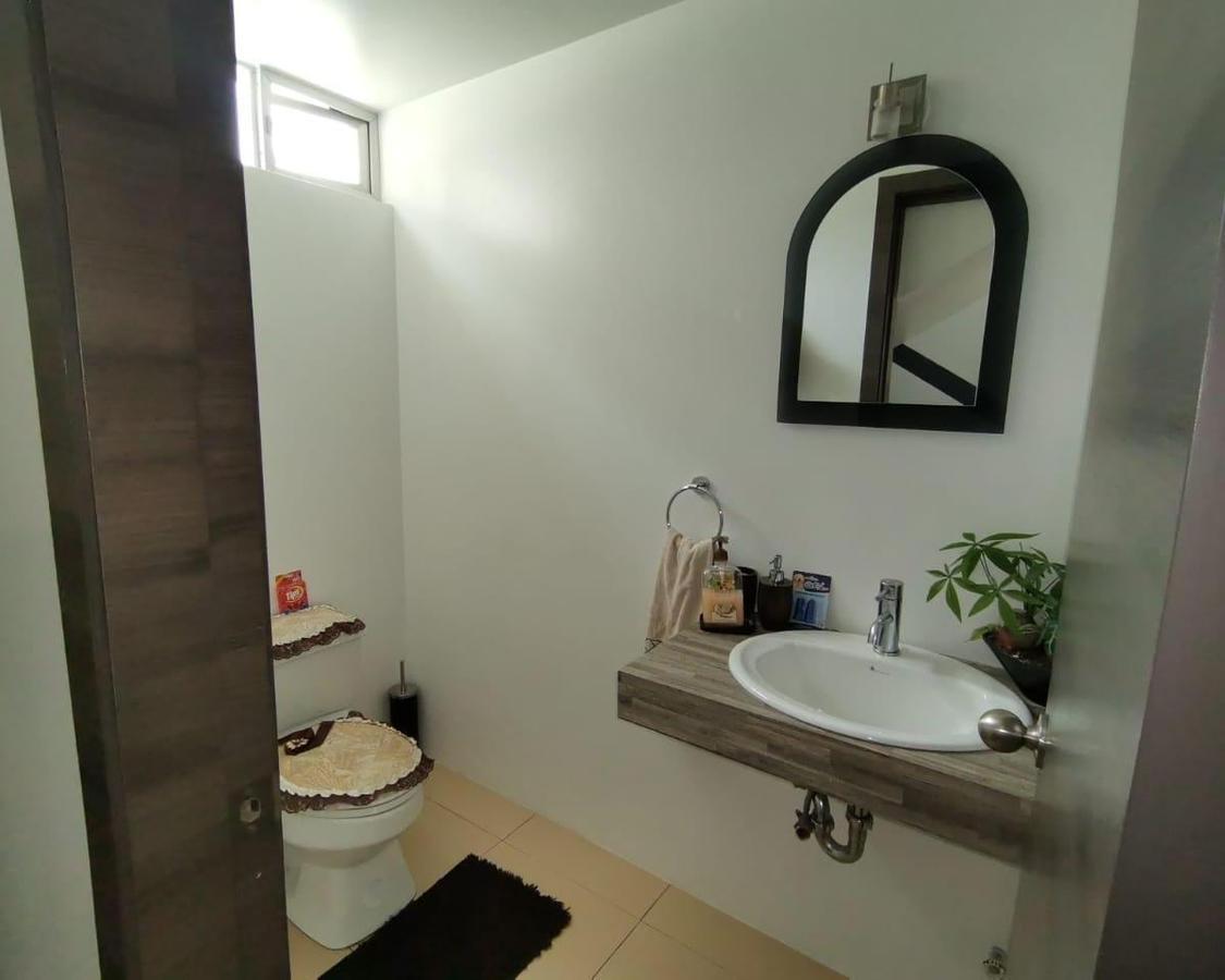 Casa en Venta! Sector Carcelen — imagen 7