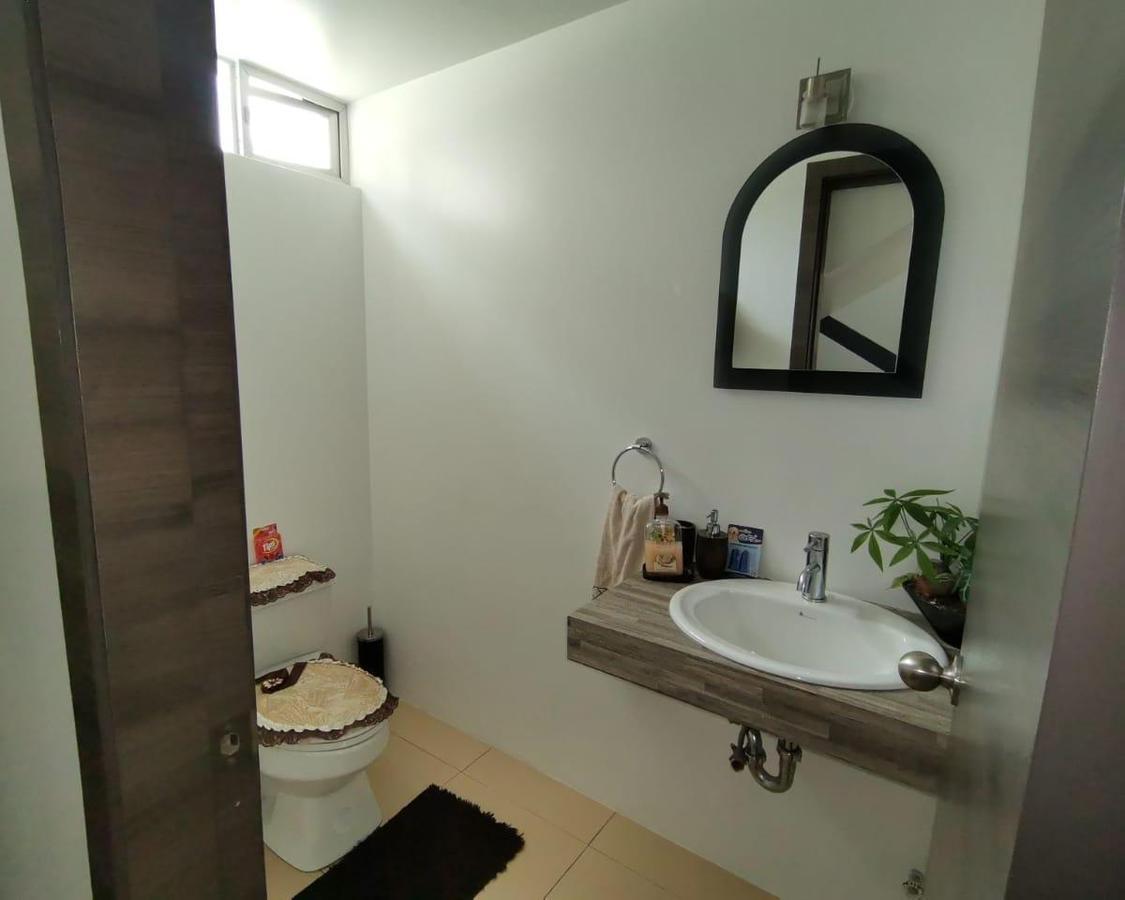 Casa en Venta! Sector Carcelen — imagen 6