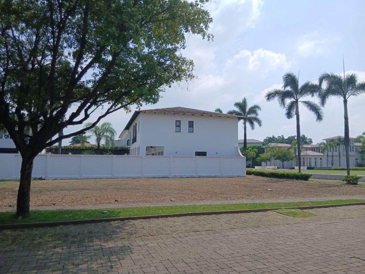 7222.urb. Plaza Lagos - Samborondon Km 7، Vendo Terreno 821.68 m², $558.742. Guayas — imagen 2