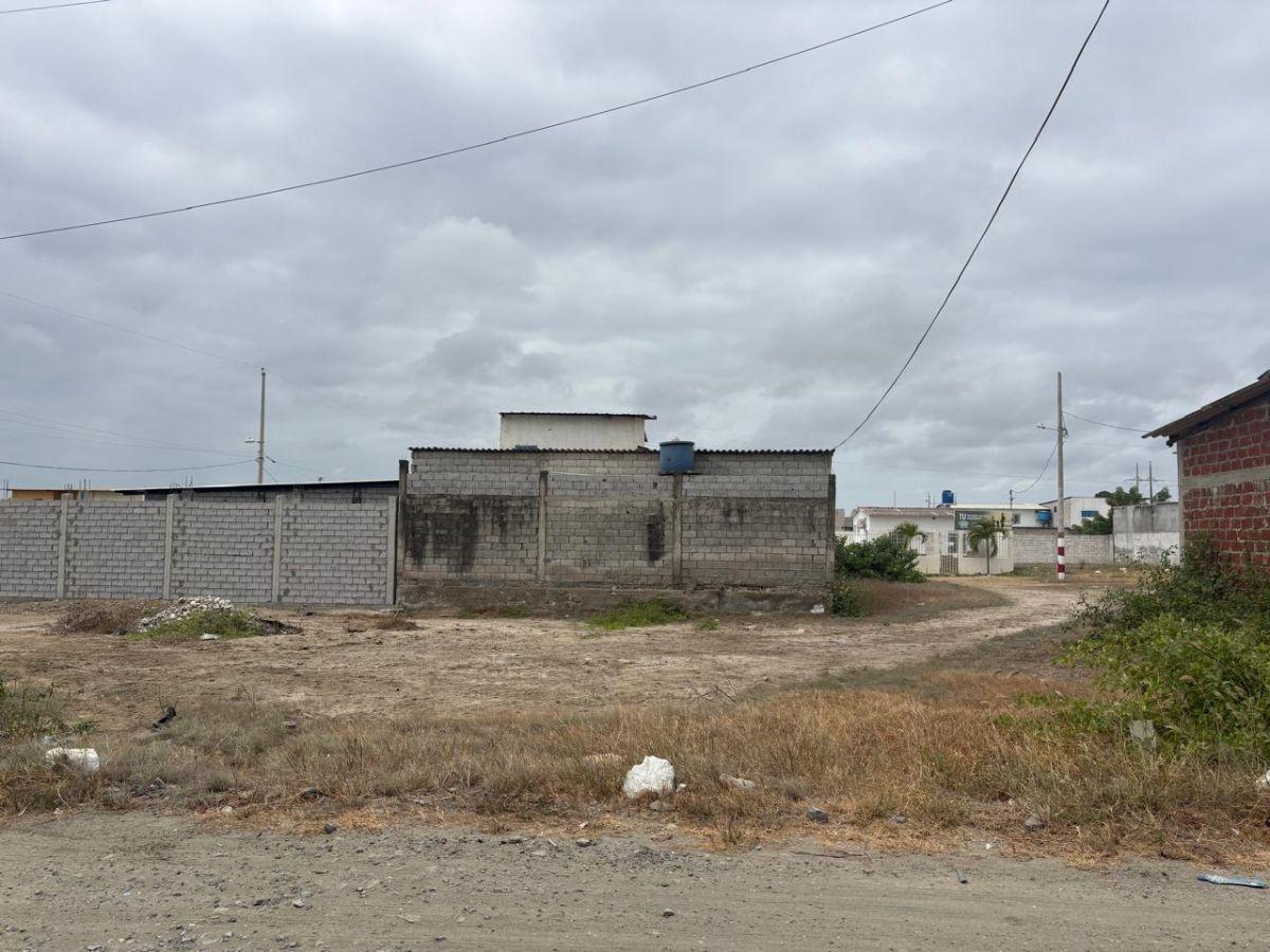 Terreno de 240 m² en Venta en Centro de Playas Playasol, Guayas — imagen 2