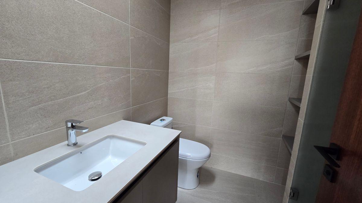 Oportunidad Departamento con Diseño Londoño en Venta de Dos Dorm. — imagen 4